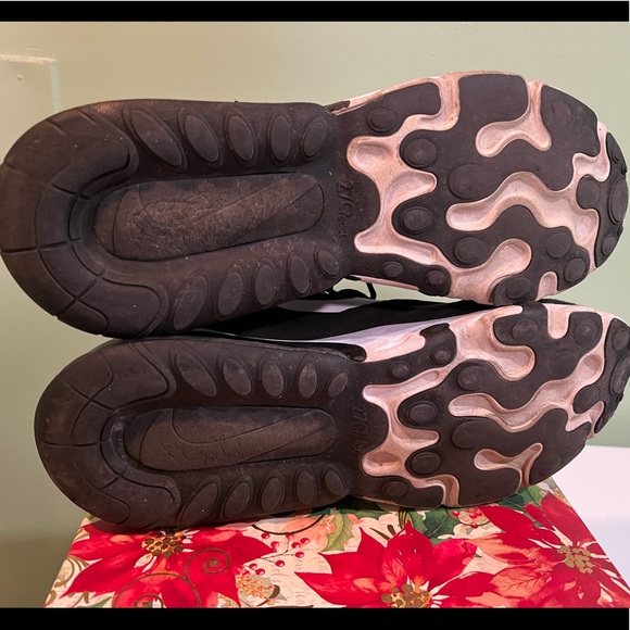 Nike Sportswear Air Max 270 React Black White - Picture 2 of 5